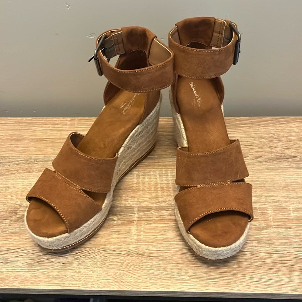 4 inch wedges-worn once